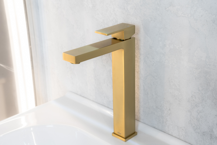 Смеситель ABBER Daheim AF8211G для раковины, золото матовое