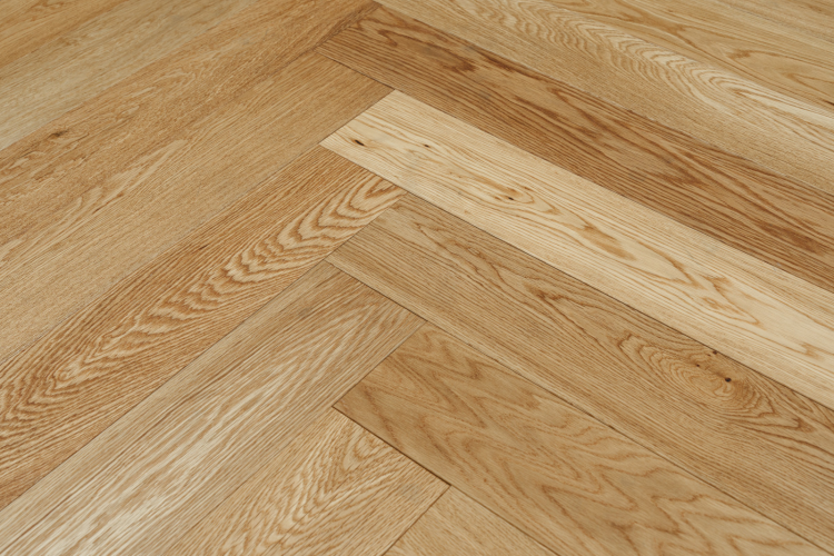 Паркетная доска Amber Wood A31.11.12.127-001 Дуб Натур Ёлка 915x127x14 мм