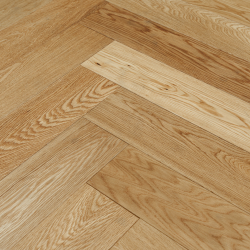 Паркетная доска Amber Wood A31.11.12.127-001 Дуб Натур Ёлка 915x127x14 мм