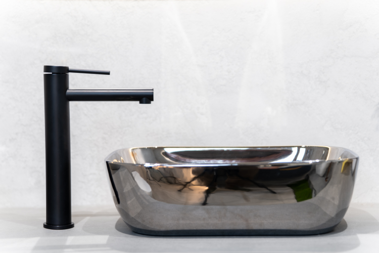 Смеситель ABBER Emotion AF8811B для накладной раковины, черный матовый