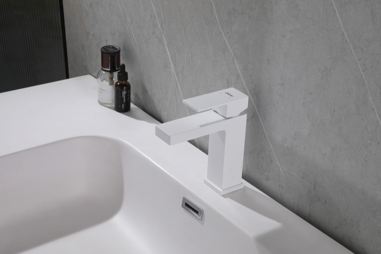 Смеситель ABBER Daheim AF8210W для раковины, белый матовый