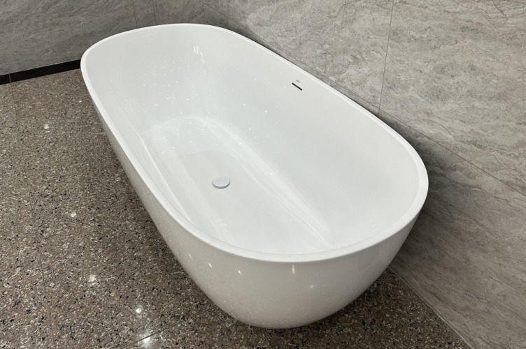 Акриловая ванна ABBER AB9263-1.8 белая