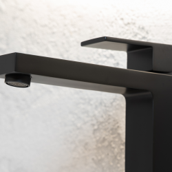 Смеситель ABBER Daheim AF8211B для раковины, черный матовый